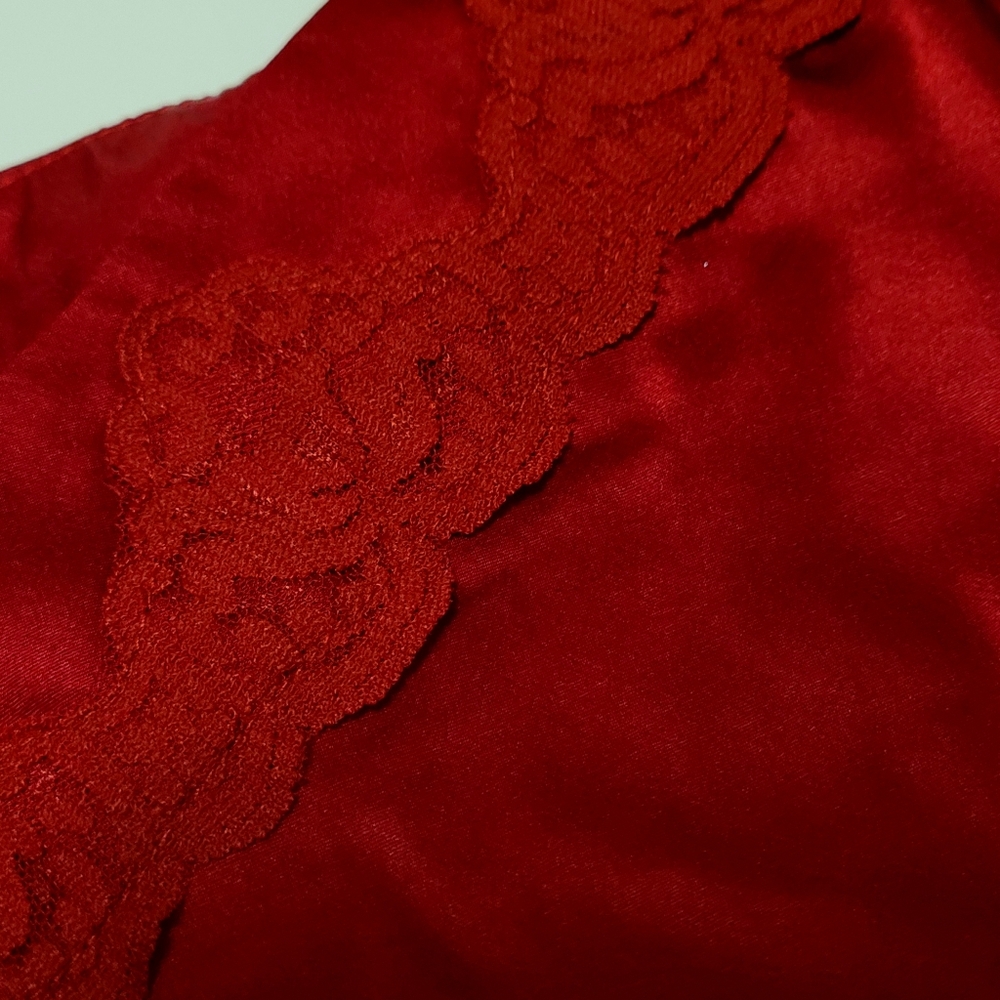 Red silk cami tank - Picture 3 of 4